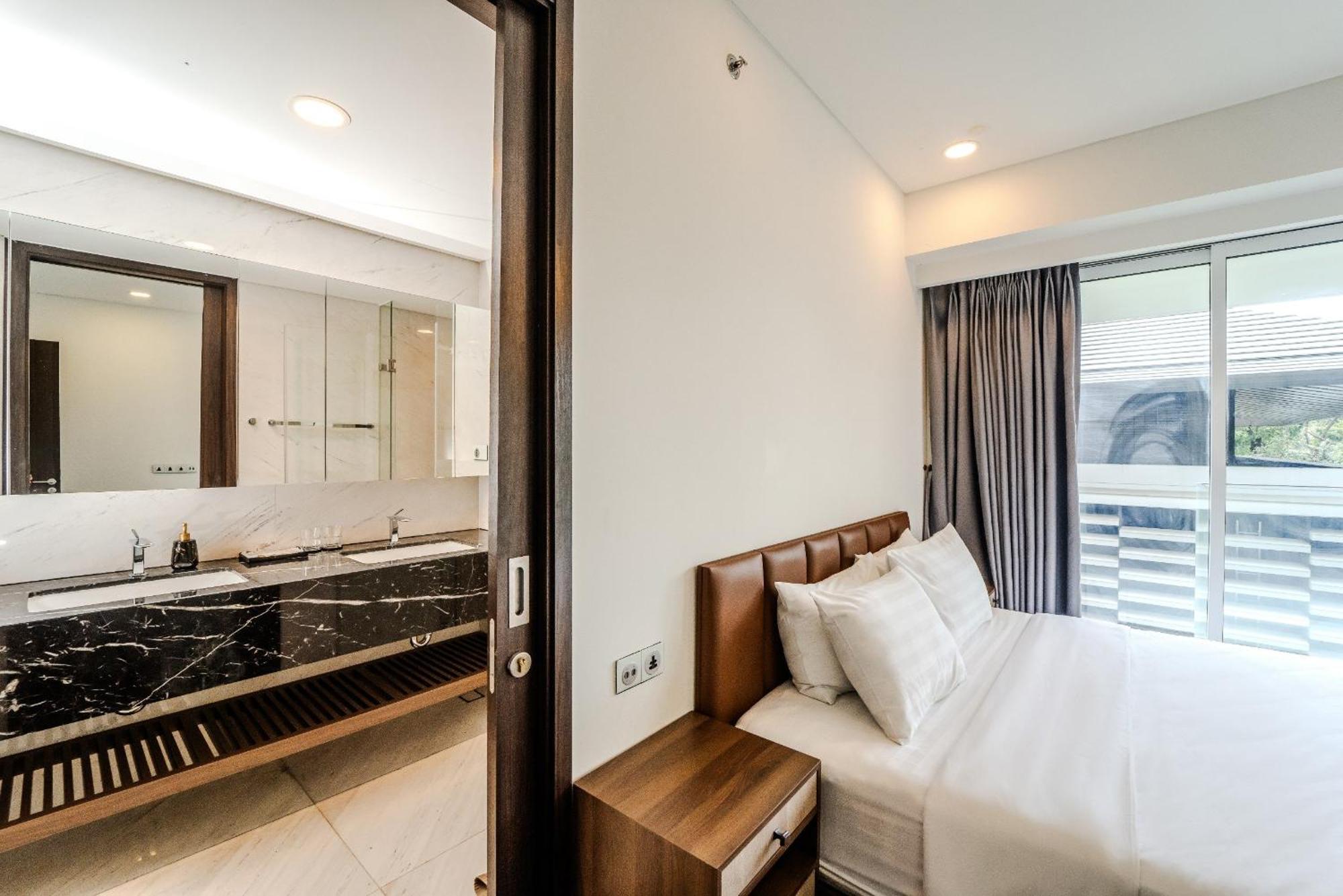 Serenity Saigon Sky - Free One Way Airport Shuttle Villa